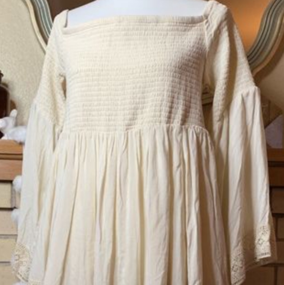 Torrid size 2 (18/20) Cream Boho Off the Shoulder dress.